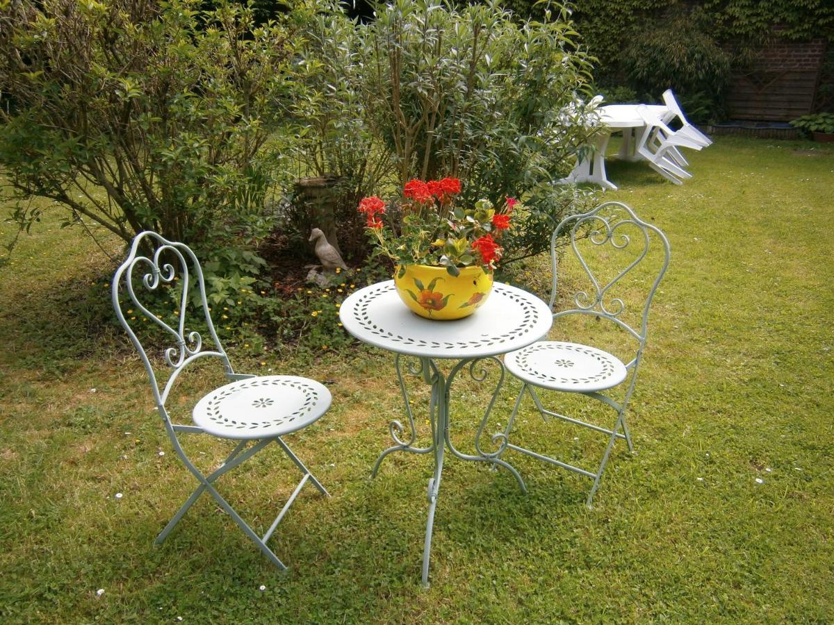 Aux Sources De L'Ancre Bed & Breakfast Miraumont Exterior photo